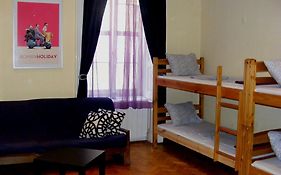 11Th Hour Cinema Hostel