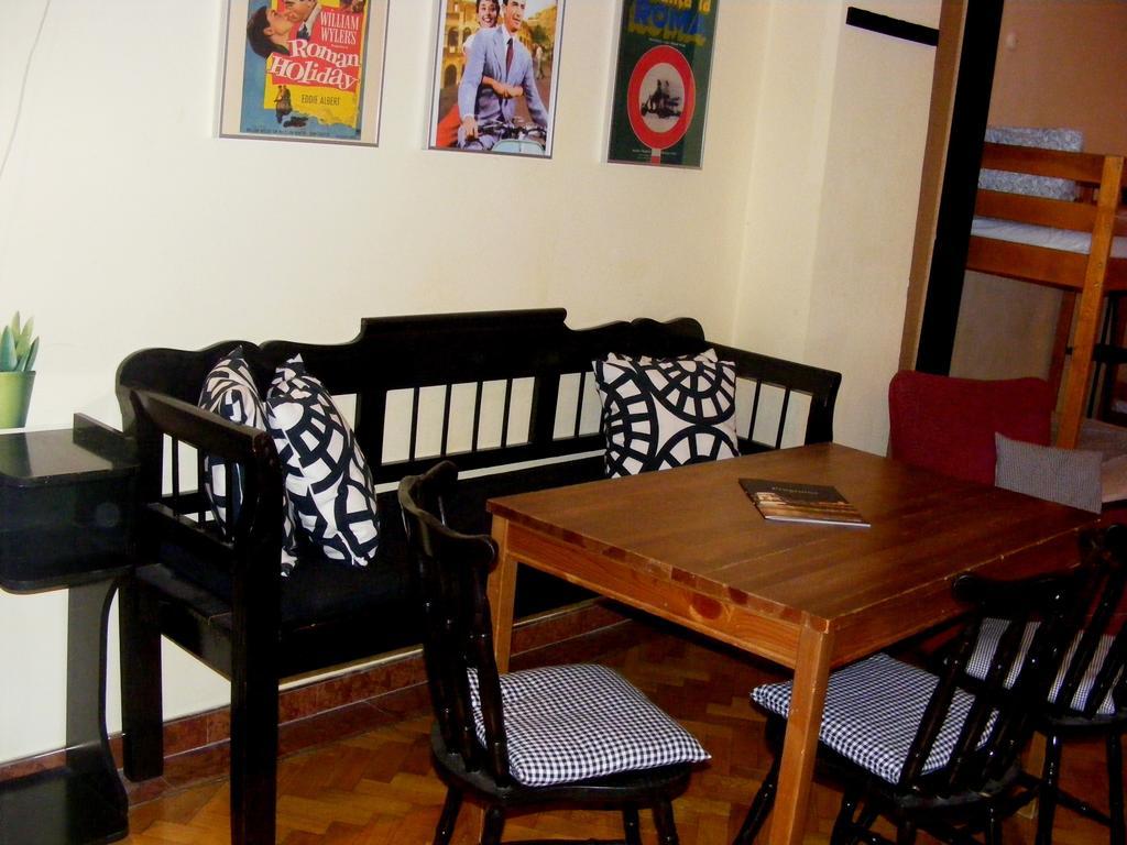 11Th Hour Cinema Hostel Budapeszt Zewnętrze zdjęcie
